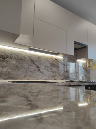 Кухня Фон Сфинкс Версаль